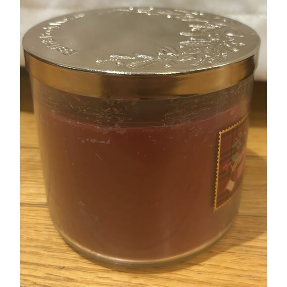 New Bath & Body Works The Perfect Christmas 14.5 oz Candle - Picture 4 of 7